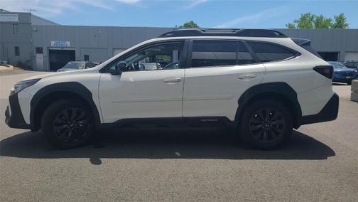 Crystal White Pearl 2024 Subaru Outback Onyx Edition