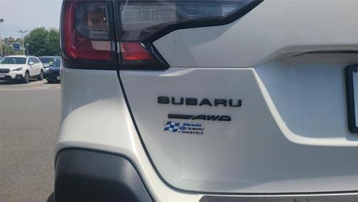 Crystal White Pearl 2024 Subaru Outback Onyx Edition