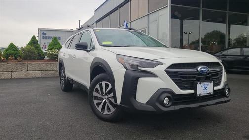 Crystal White Pearl 2025 Subaru Outback Premium