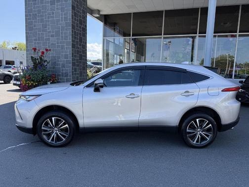 2023 Toyota Venza LE