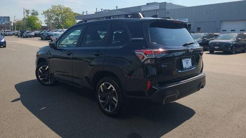 Crystal Black Silica 2025 Subaru Forester Hybrid Limited