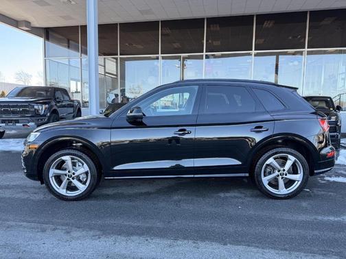 2020 Audi Q5 45 Titanium Premium Plus