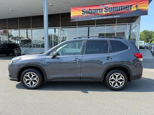 2022 Subaru Forester Premium
