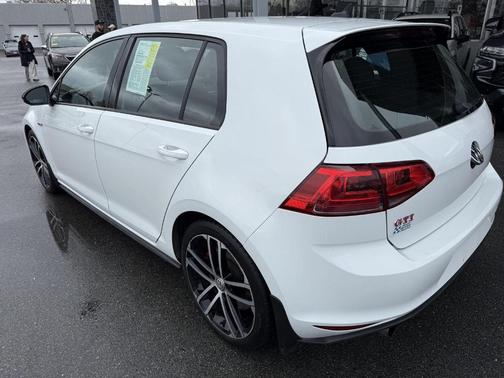 2017 Volkswagen Golf GTI Sport 4-Door