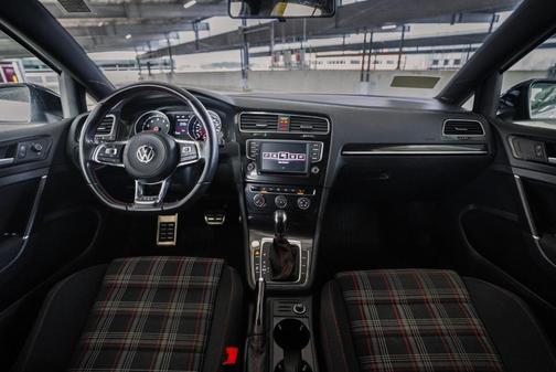 2017 Volkswagen Golf GTI Sport 4-Door