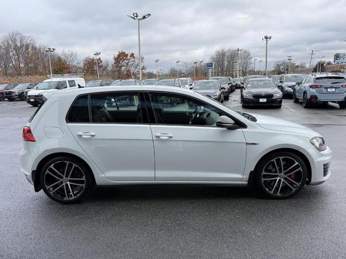 2017 Volkswagen Golf GTI Sport 4-Door