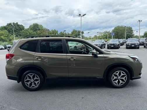 2022 Subaru Forester Premium