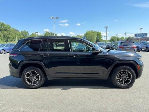 2022 Jeep Grand Cherokee Trailhawk