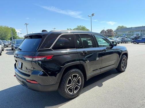 2022 Jeep Grand Cherokee Trailhawk