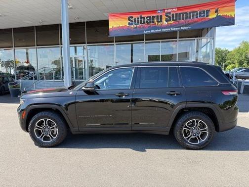 2022 Jeep Grand Cherokee Trailhawk