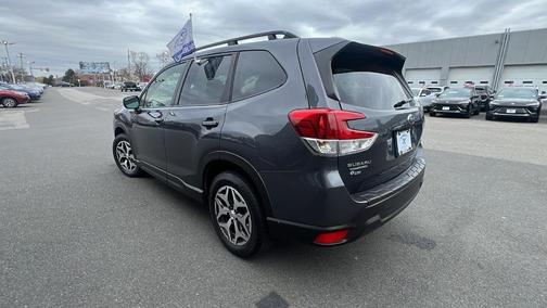 Magnetite Gray Metallic 2023 Subaru Forester Premium