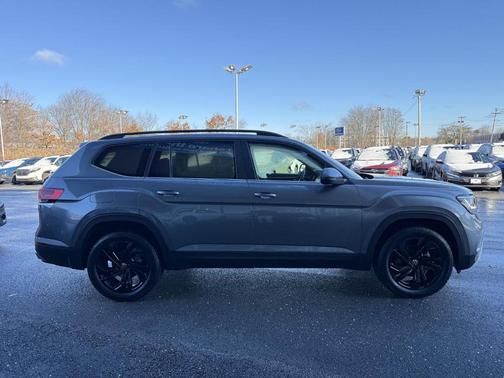 2022 Volkswagen Atlas 3.6L SE w/Technology