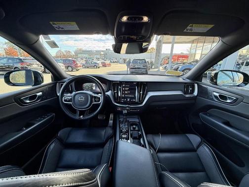 2020 Volvo XC60 T6 R-Design