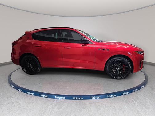 Nero Ribelle Metallic 2022 Maserati Levante Modena