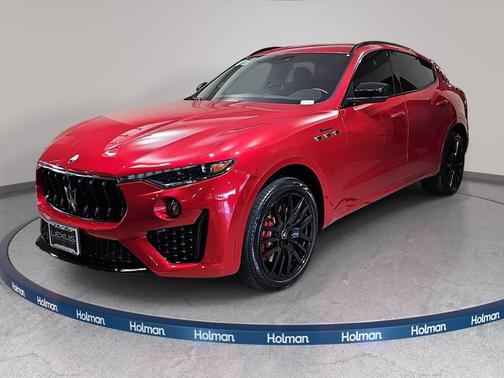 Nero Ribelle Metallic 2022 Maserati Levante Modena