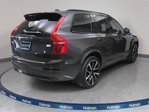 2023 Volvo XC90 Recharge Plug-In Hybrid T8 Plus Dark Theme 7-Seater