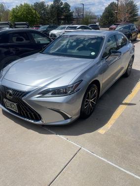 Iridium 2023 Lexus ES 300h Base
