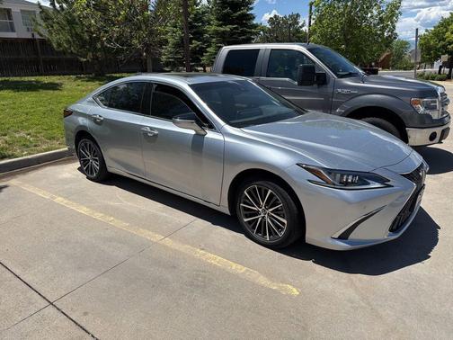 Iridium 2023 Lexus ES 250 Base