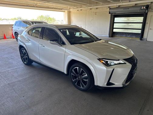 Eminent White Pearl 2025 Lexus UX 300h Premium