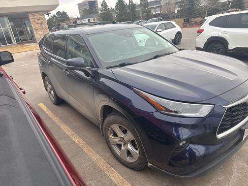 2021 Toyota Highlander LE