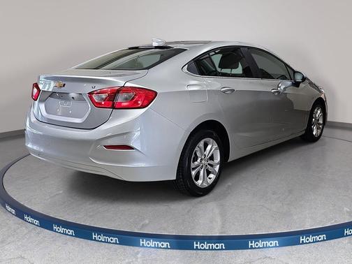 Silver Ice Metallic 2019 Chevrolet Cruze LT