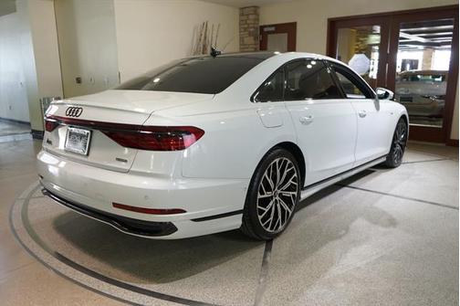 2022 Audi A8 L 55 TFSI quattro Tiptronic