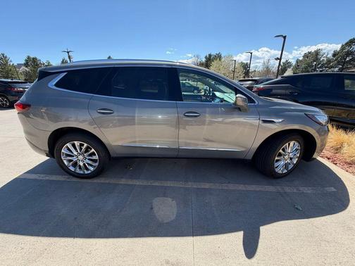 Pepperdust Metallic 2018 Buick Enclave Premium