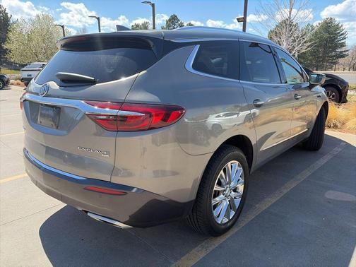 Pepperdust Metallic 2018 Buick Enclave Premium