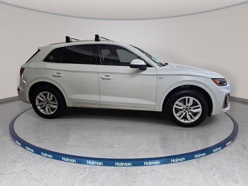 Glacier White Metallic 2022 Audi Q5 45 S line Premium