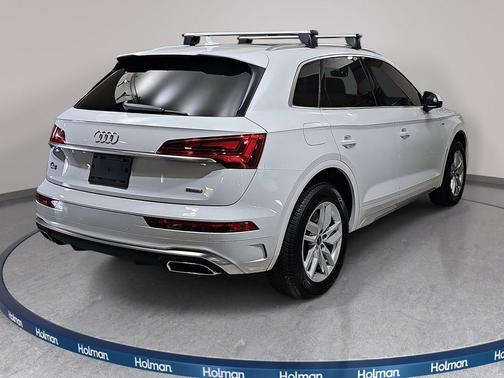 Glacier White Metallic 2022 Audi Q5 45 S line Premium