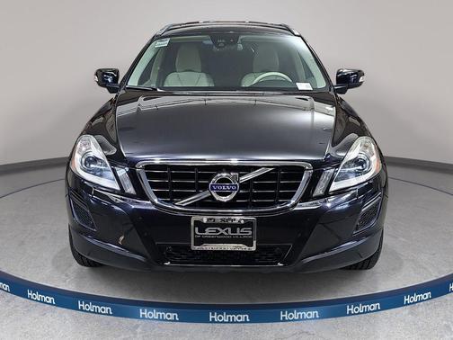 Black Sapphire Metallic 2013 Volvo XC60 T6