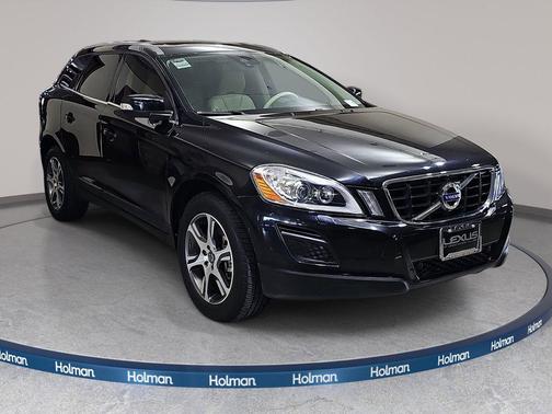 Black Sapphire Metallic 2013 Volvo XC60 T6