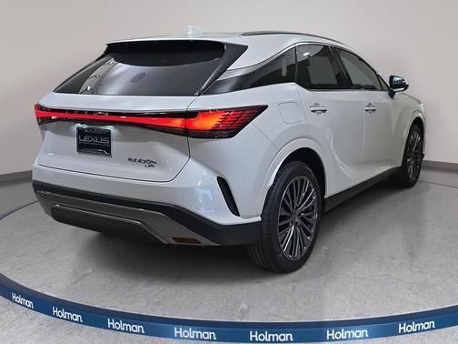 Pear 2026 Lexus RX 450h+ Base