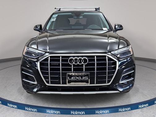 Mythos Black Metallic 2023 Audi Q5 40 Premium
