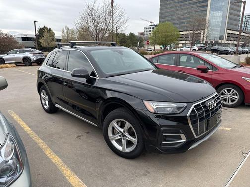 Mythos Black Metallic 2023 Audi Q5 40 Premium