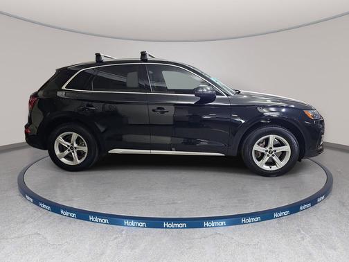 Mythos Black Metallic 2023 Audi Q5 40 Premium