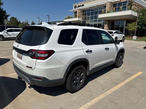 Platinum White Pearl 2023 Honda Pilot AWD TrailSport