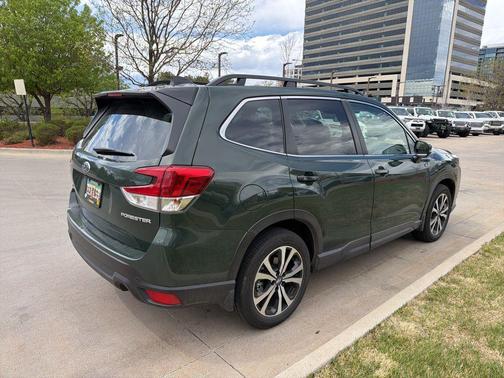 Cascade Green Silica 2024 Subaru Forester Limited