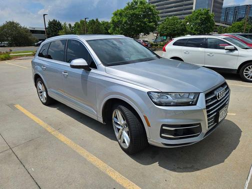 Silver Metallic 2018 Audi Q7 3.0T Prestige