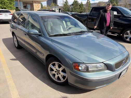 Platinum Green Metallic 2004 Volvo V70 2.4