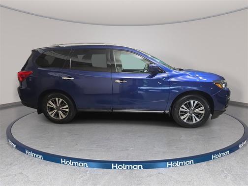 2017 Nissan Pathfinder SL