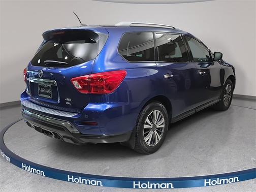 2017 Nissan Pathfinder SL