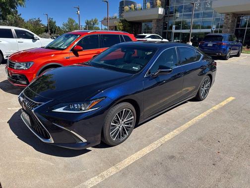 Mica 2025 Lexus ES 300h Base