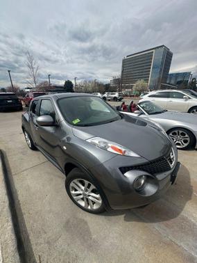 Gun Metallic Pearl Metallic 2013 Nissan Juke SL
