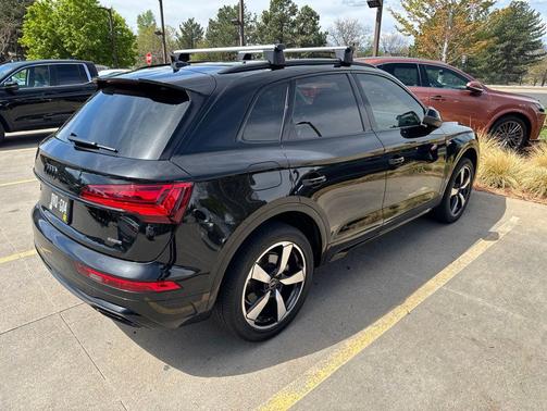 Mythos Black Metallic 2022 Audi Q5 45 S line Premium Plus
