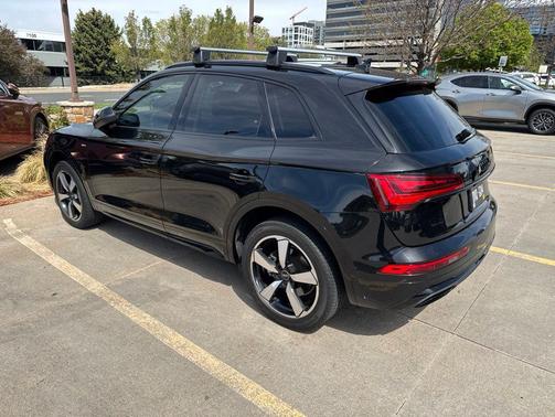 Mythos Black Metallic 2022 Audi Q5 45 S line Premium Plus