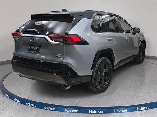 2020 Toyota RAV4 Hybrid SE