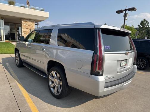 2017 Cadillac Escalade ESV Luxury