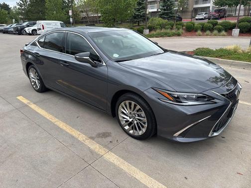 Cloudburst Gray 2023 Lexus ES 300h Luxury