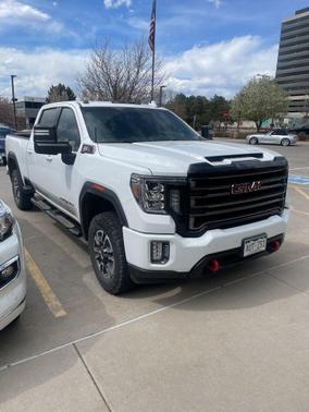 Summit White 2021 GMC Sierra 2500 AT4